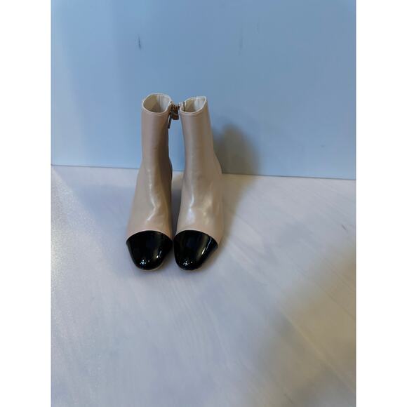 Stuart Weitzman Milla Beige Leather Cap Toe Boots - Size 6 - Picture 6 of 7